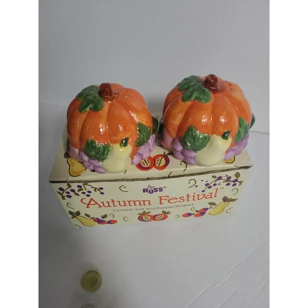 Vintage Russ Autumn Festival Pumpkin Salt & Pepper Shaker Hand Painted w/Org Box